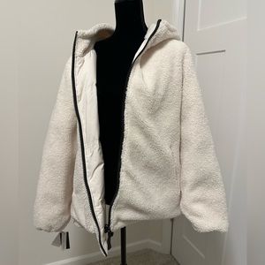 NWT Women’s Ugg Reversible White Sherpa Puffer Jacket